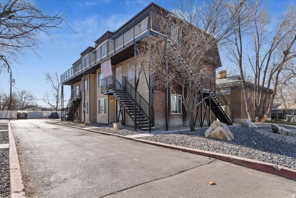 Photo of 1411 W 400 S #3A, Salt Lake City, UT 84104 (MLS # 2133693)