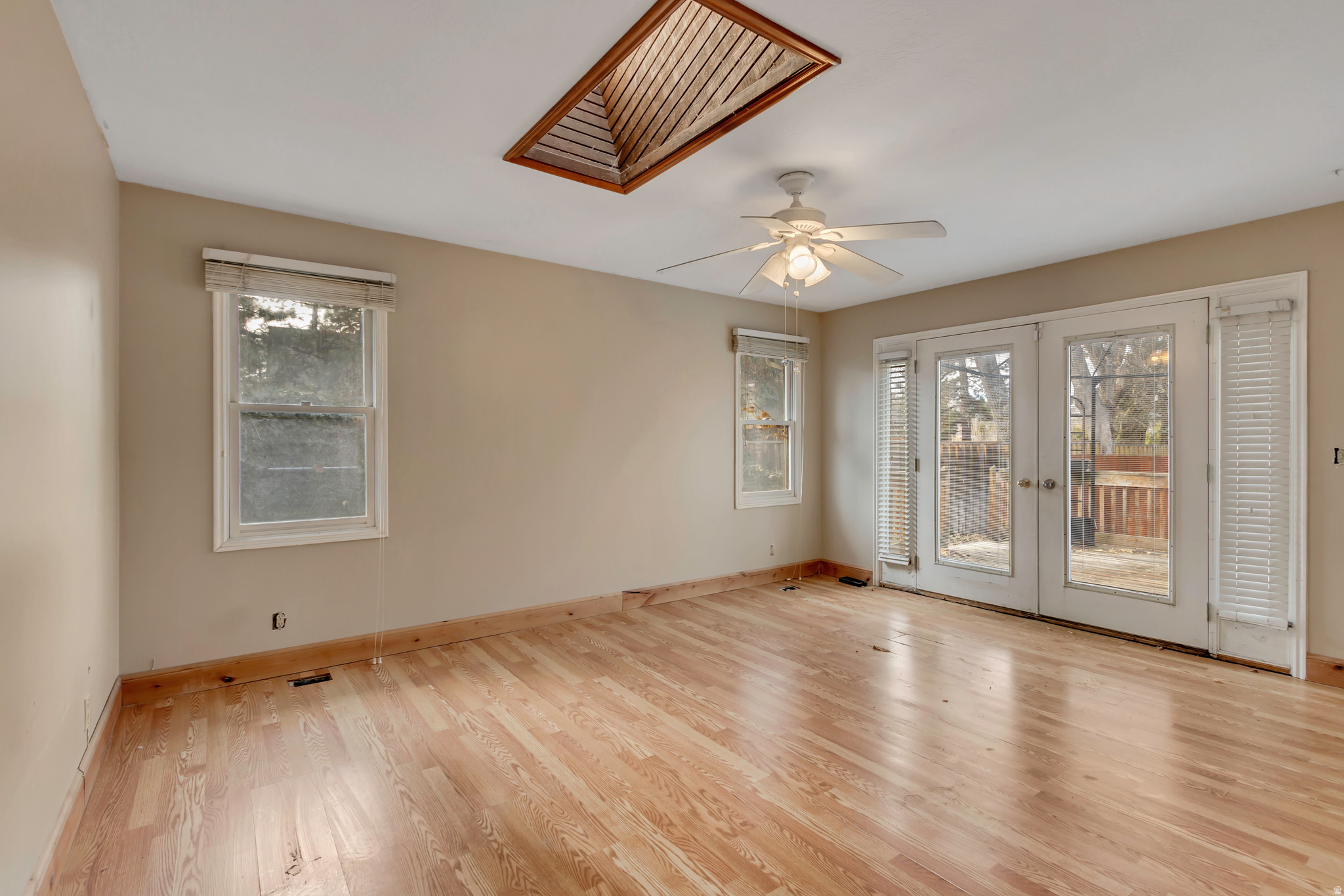 WALNUT BROOK - Residential