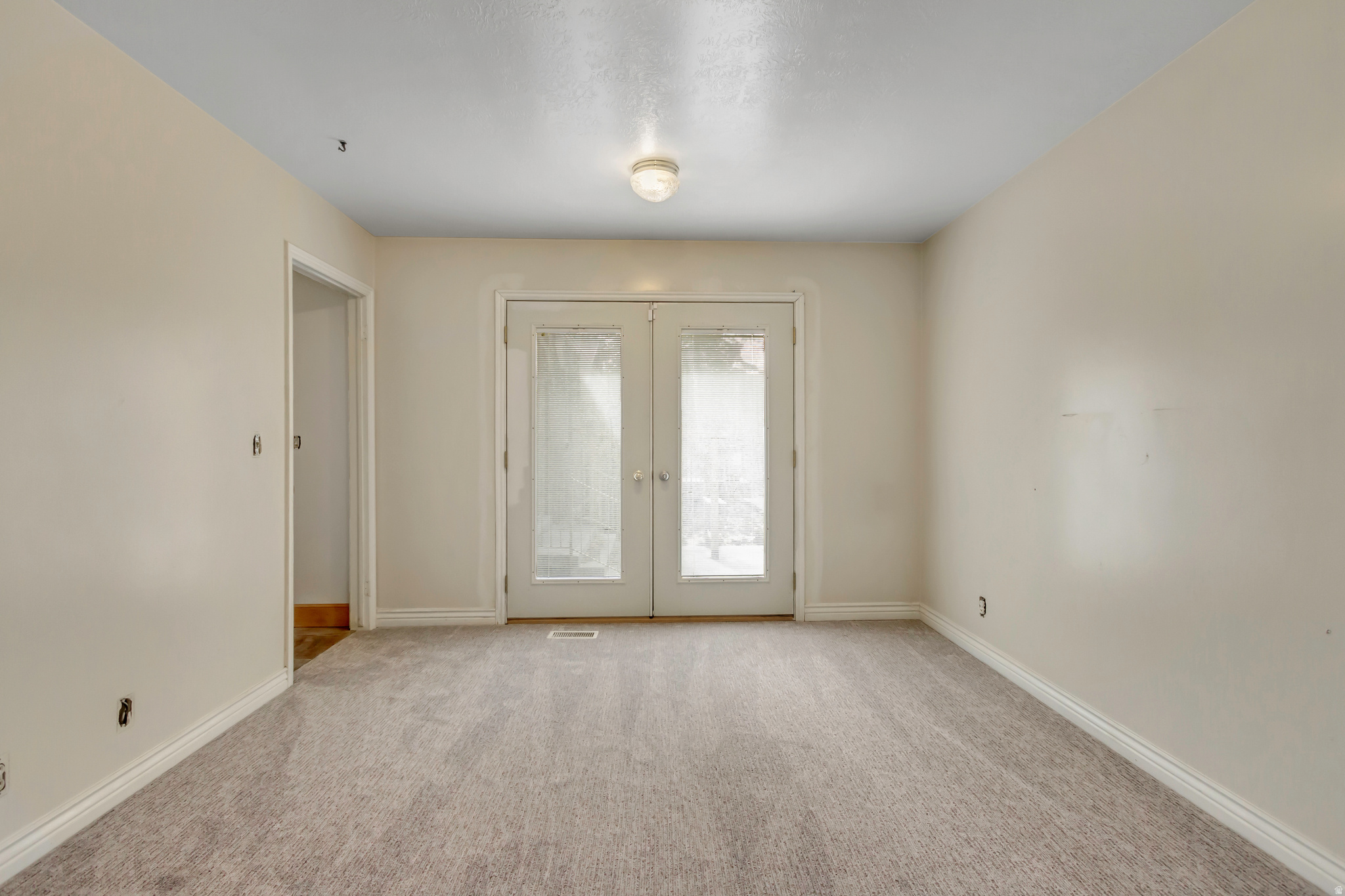 WALNUT BROOK - Residential