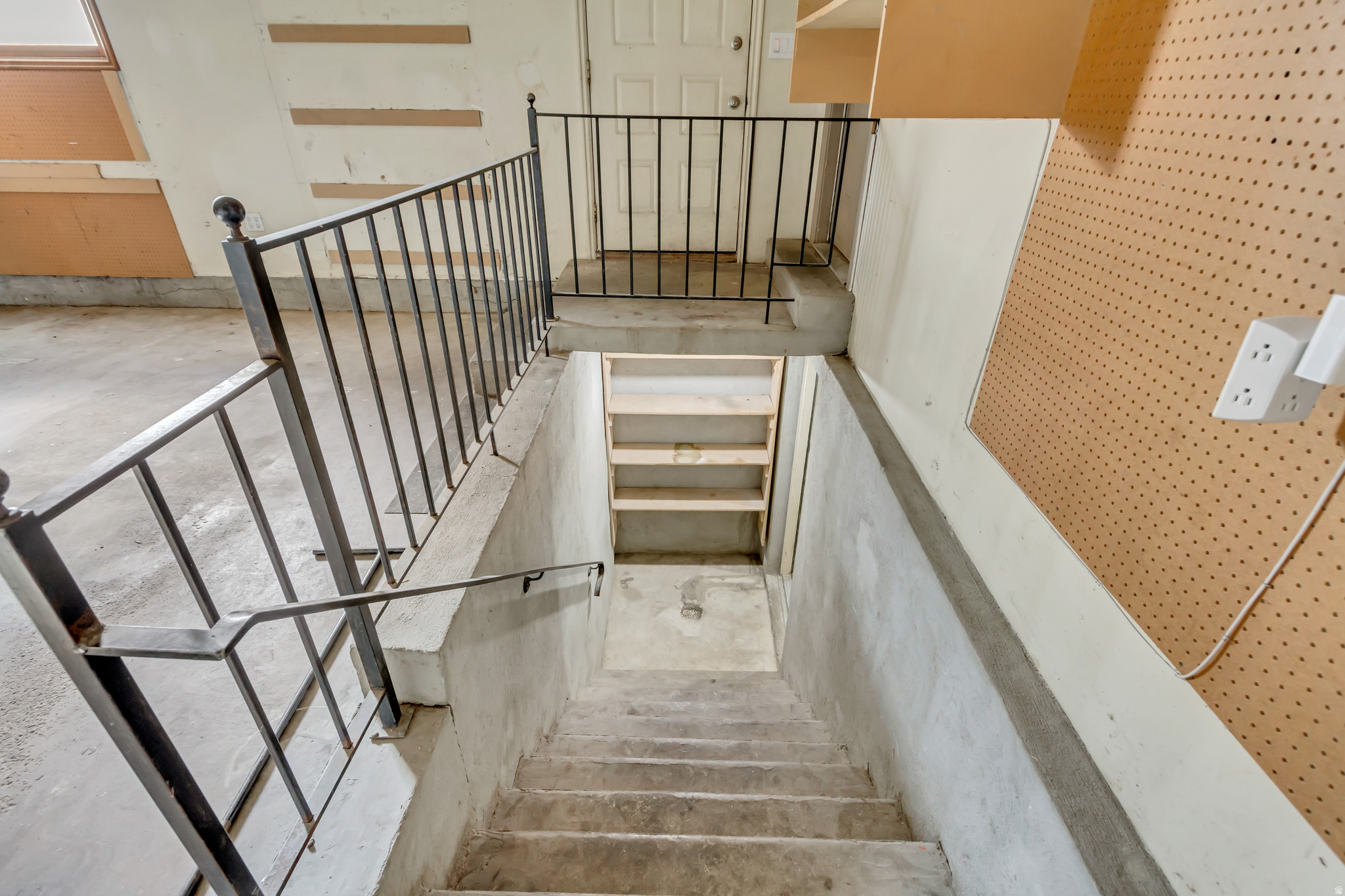 WALNUT BROOK - Residential