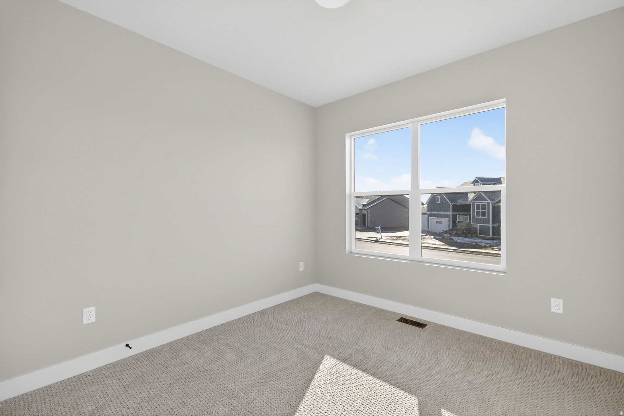 DIAMOND E - Residential