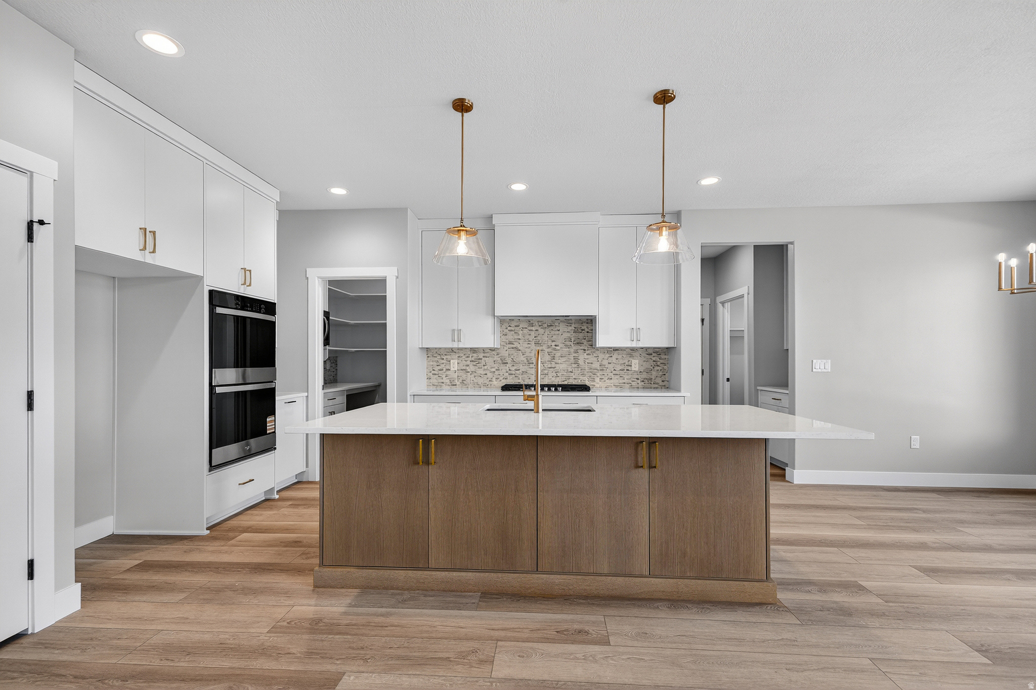 DIAMOND E - Residential