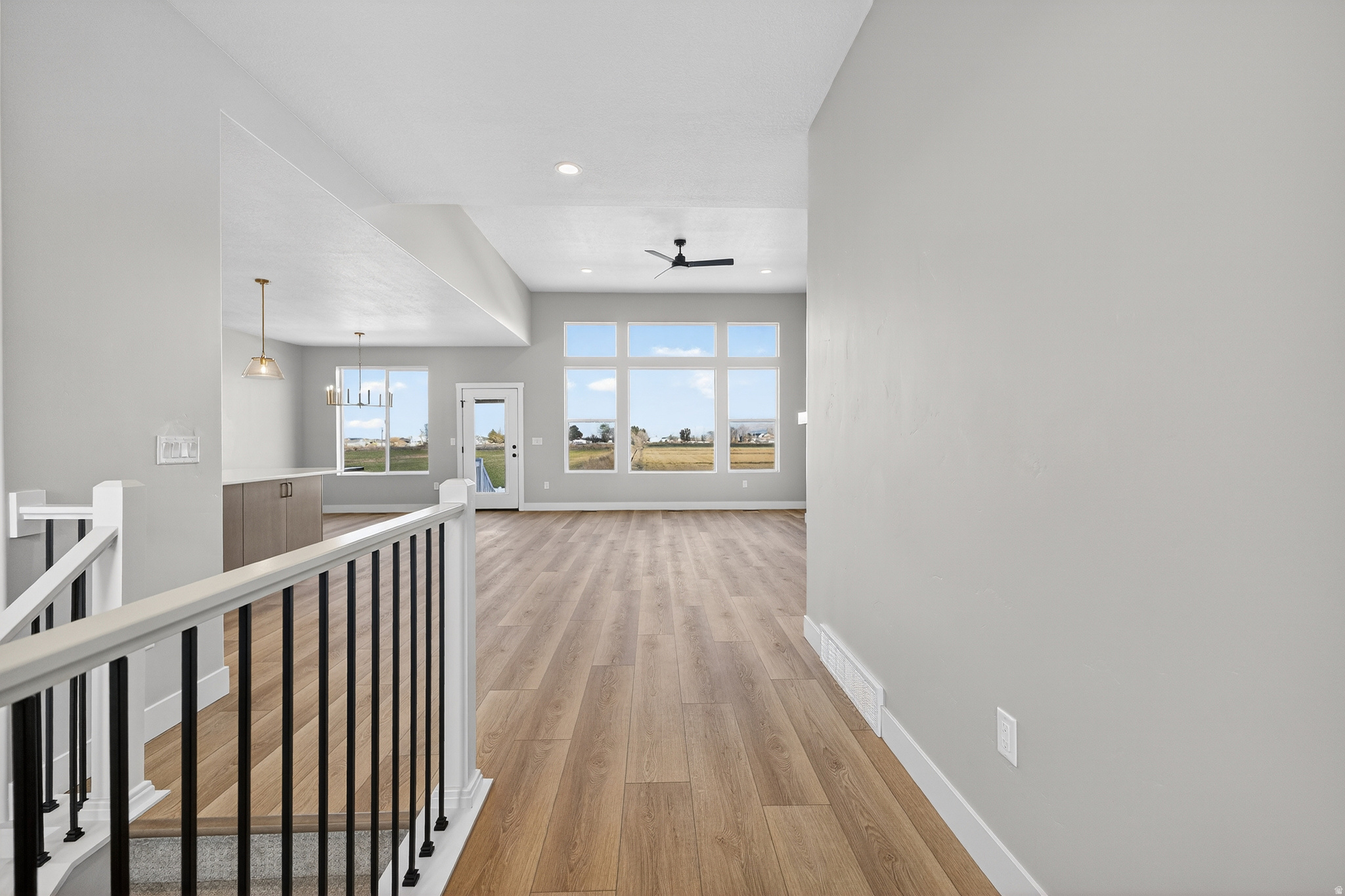 DIAMOND E - Residential