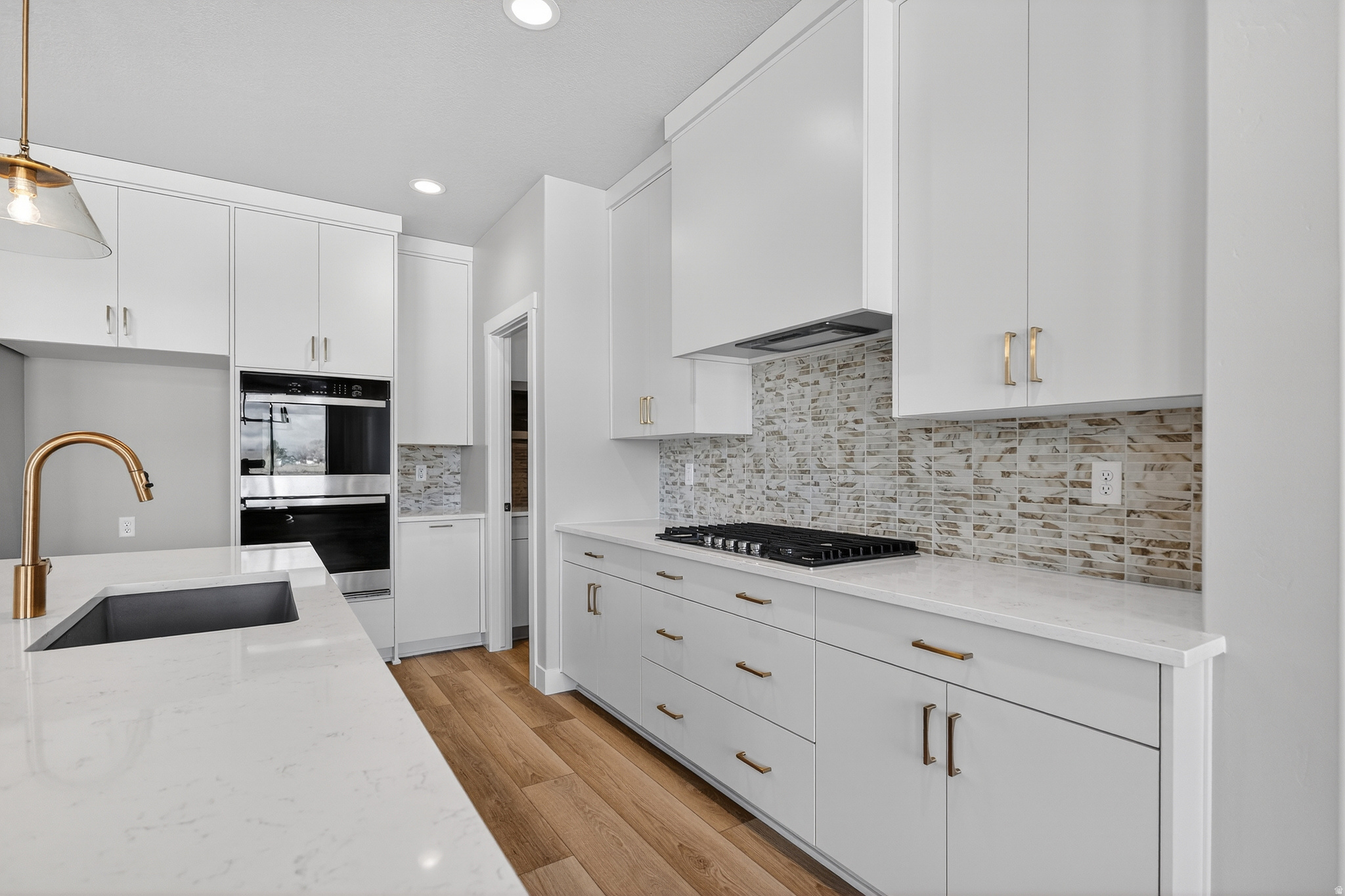 DIAMOND E - Residential