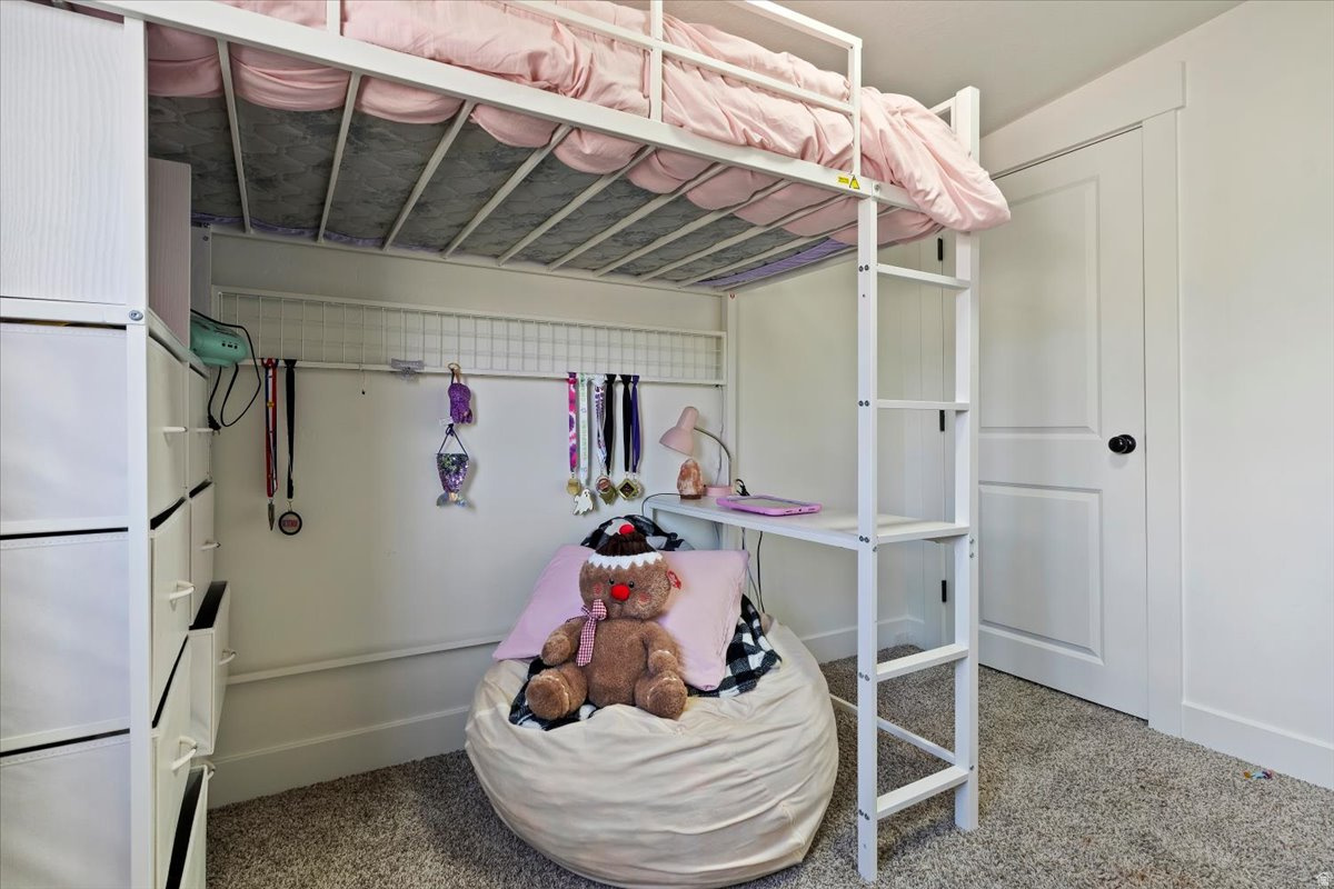 MEADOWBROOK FARMS - Residential