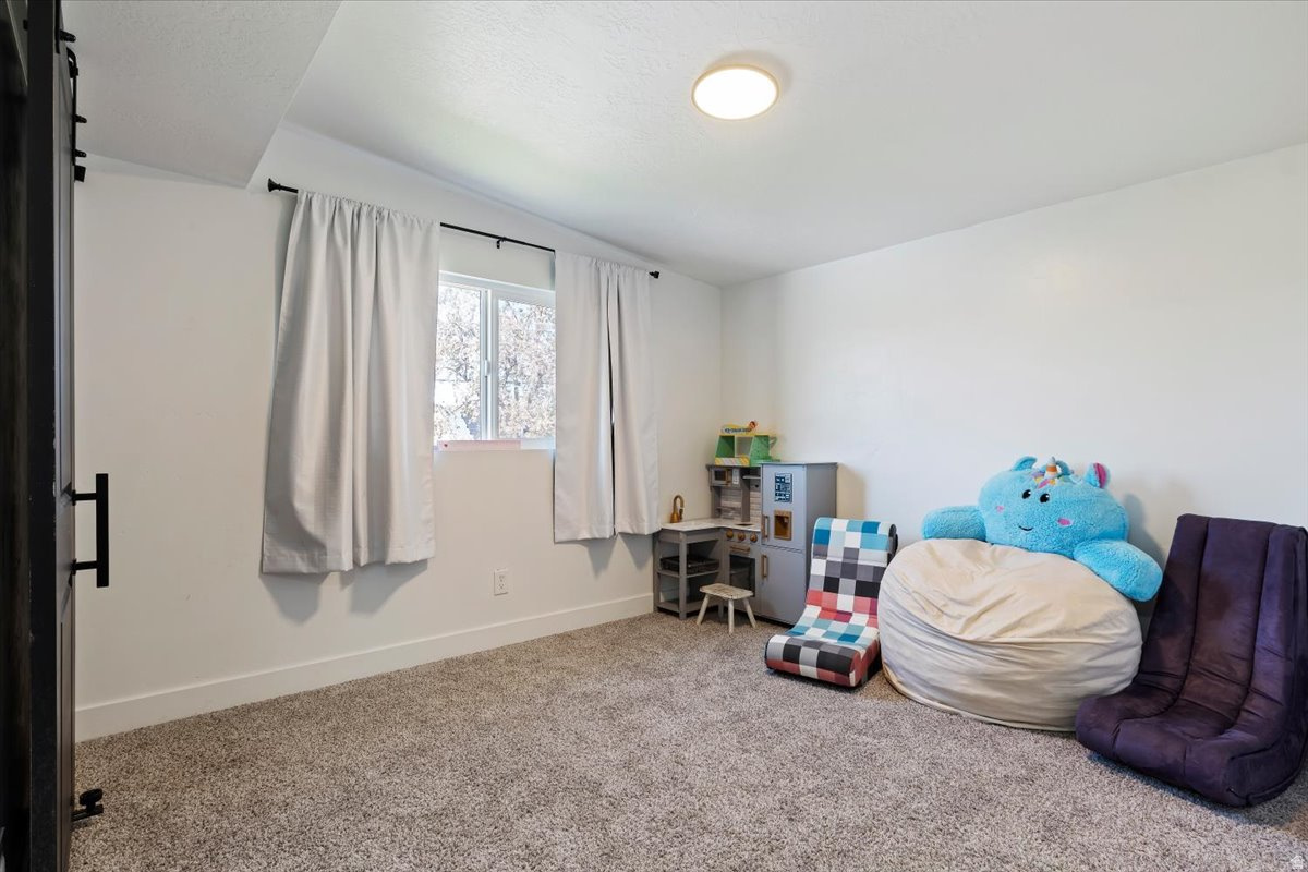 MEADOWBROOK FARMS - Residential