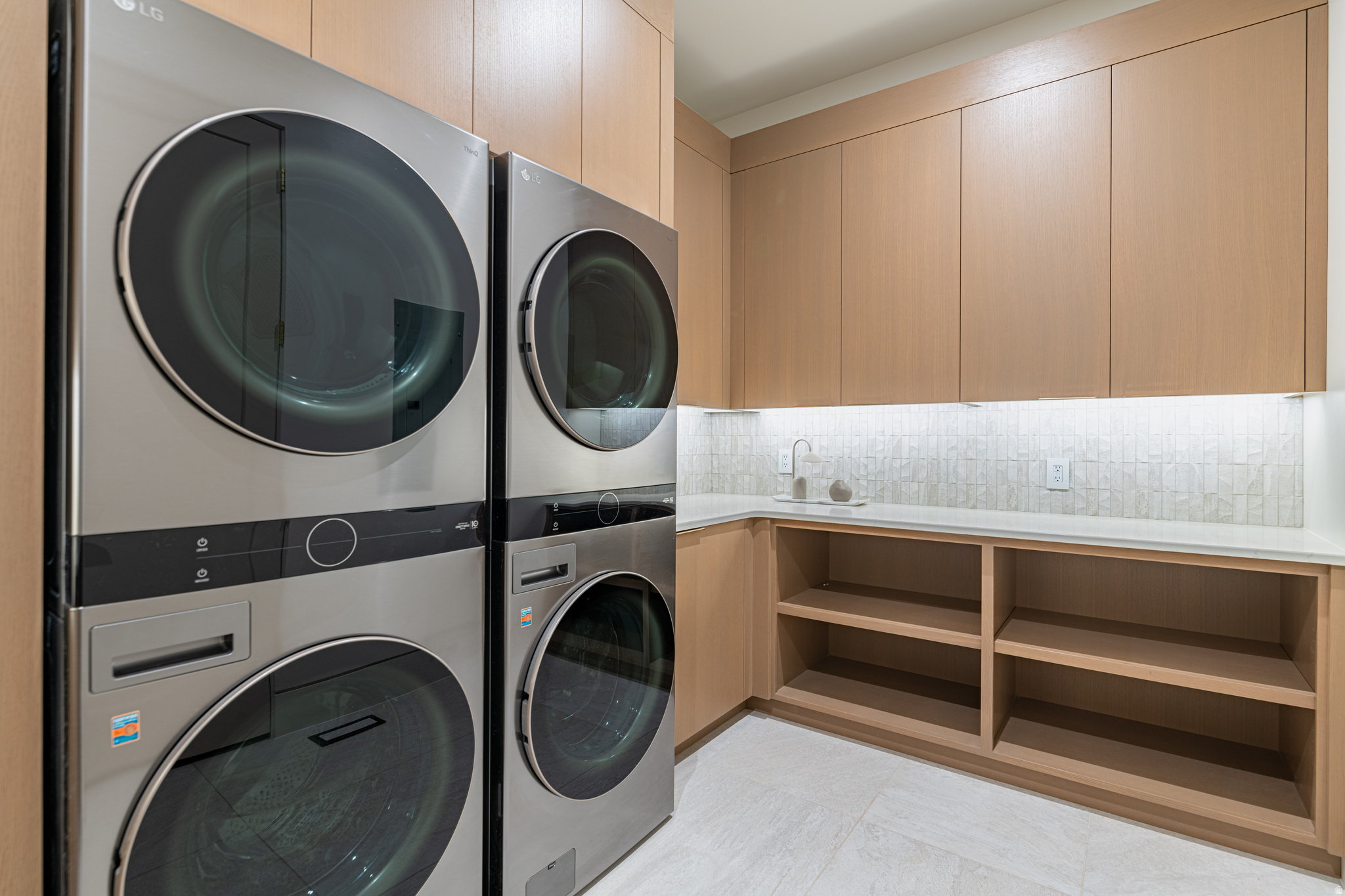 SOUTHERN SHORES - Residential