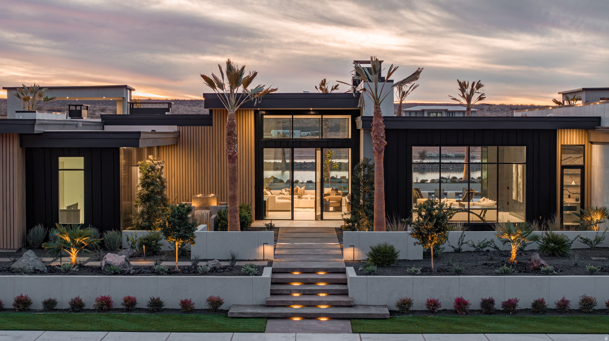 SOUTHERN SHORES - Residential