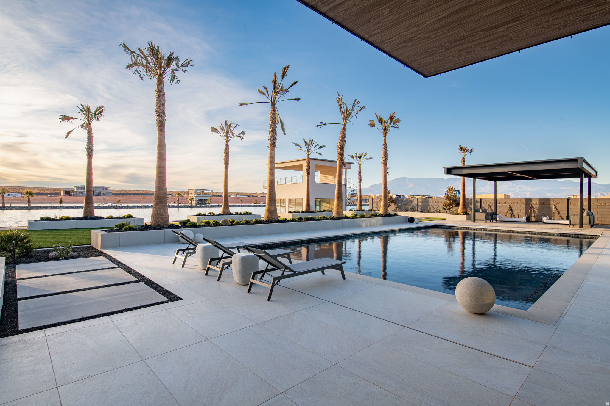 SOUTHERN SHORES - Residential