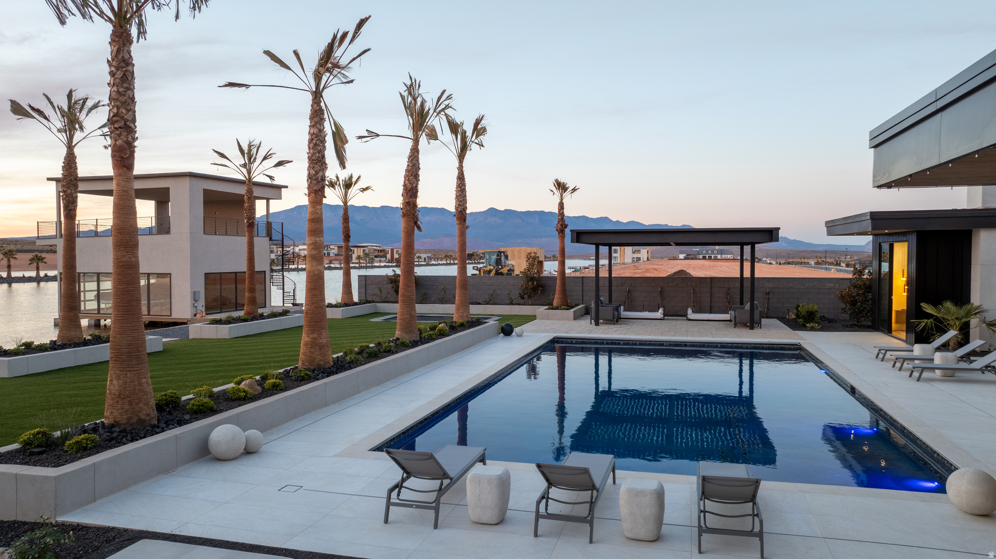 SOUTHERN SHORES - Residential