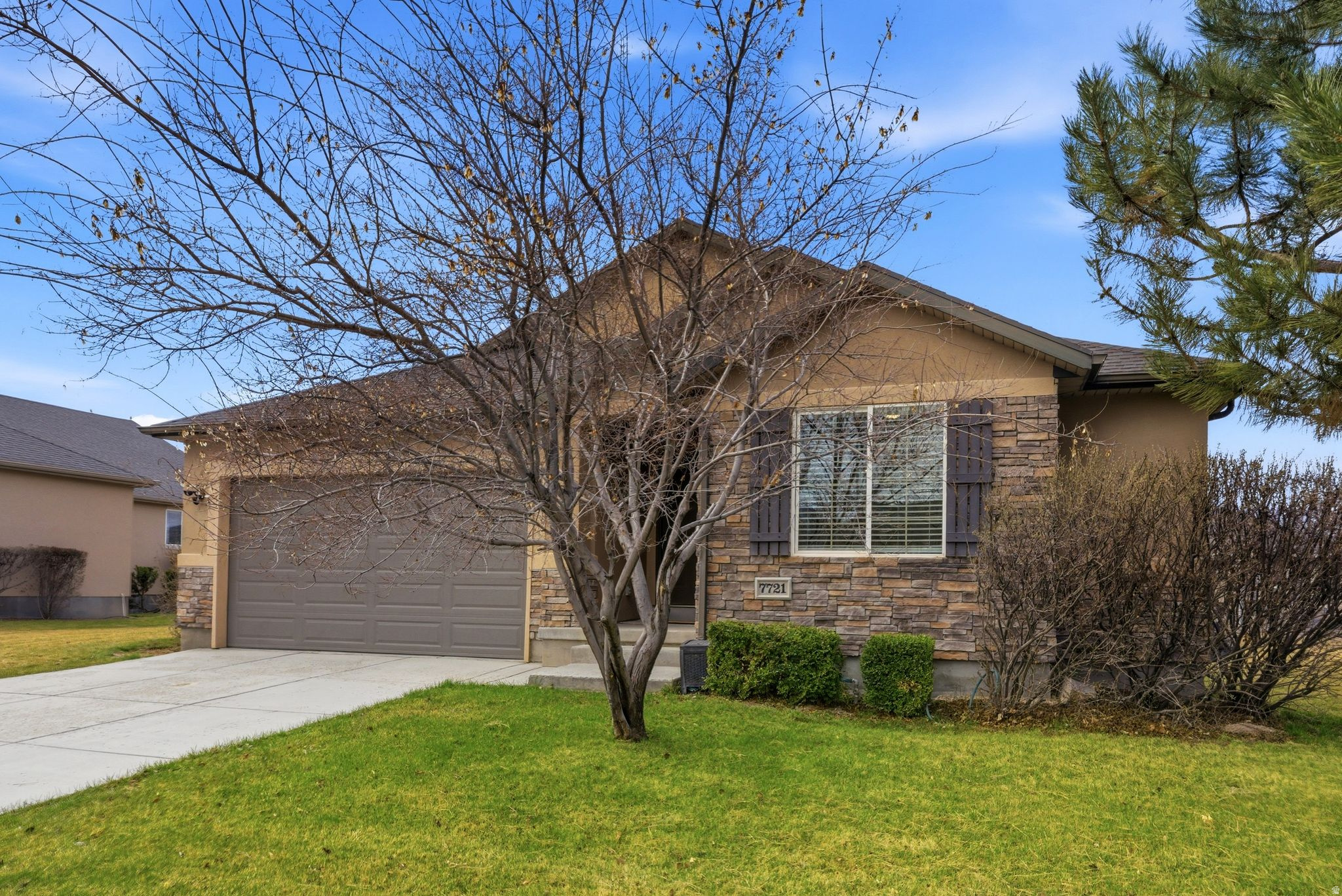 LONE TREE AT CIRCLE FIVE RANCH - Residential