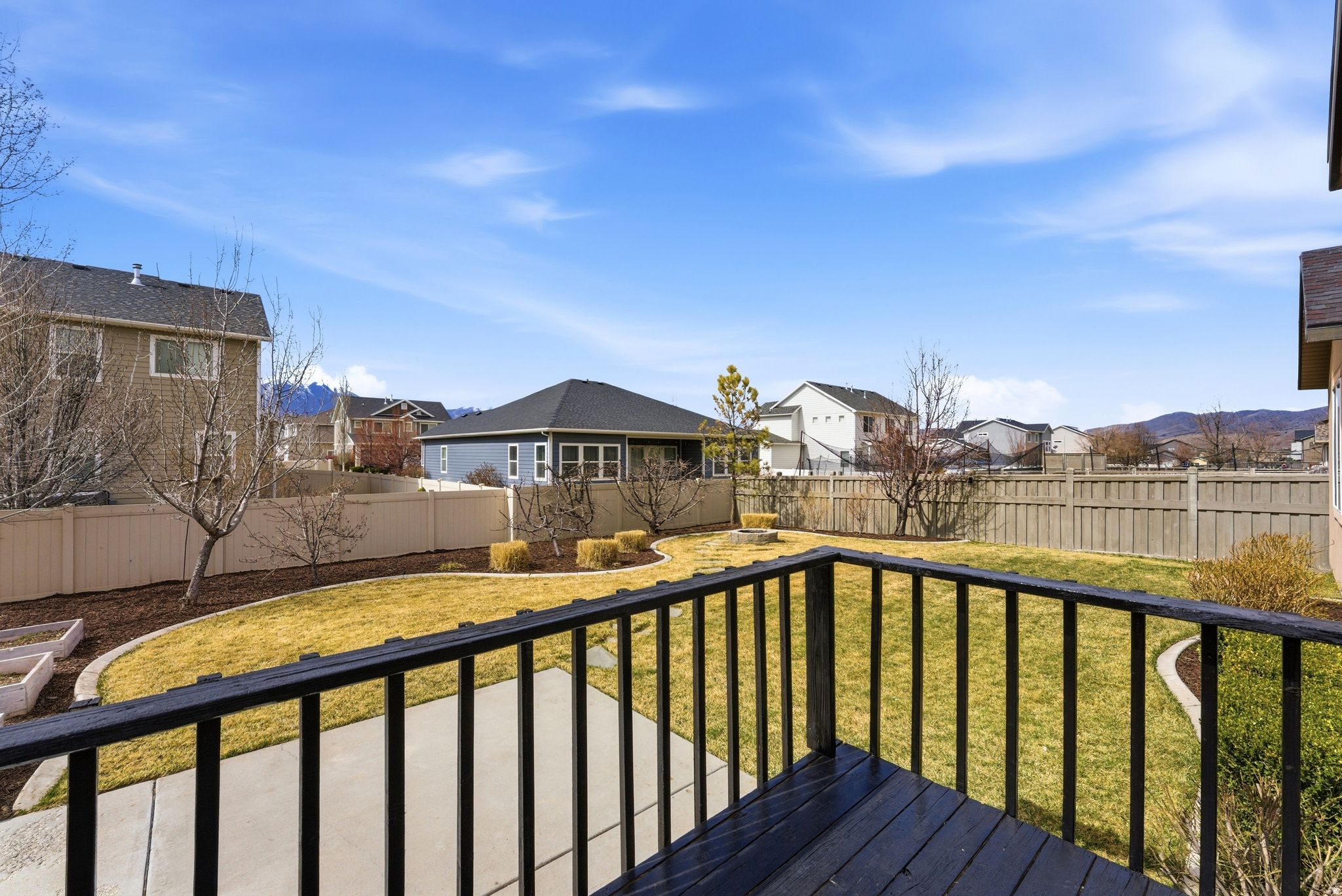 LONE TREE AT CIRCLE FIVE RANCH - Residential