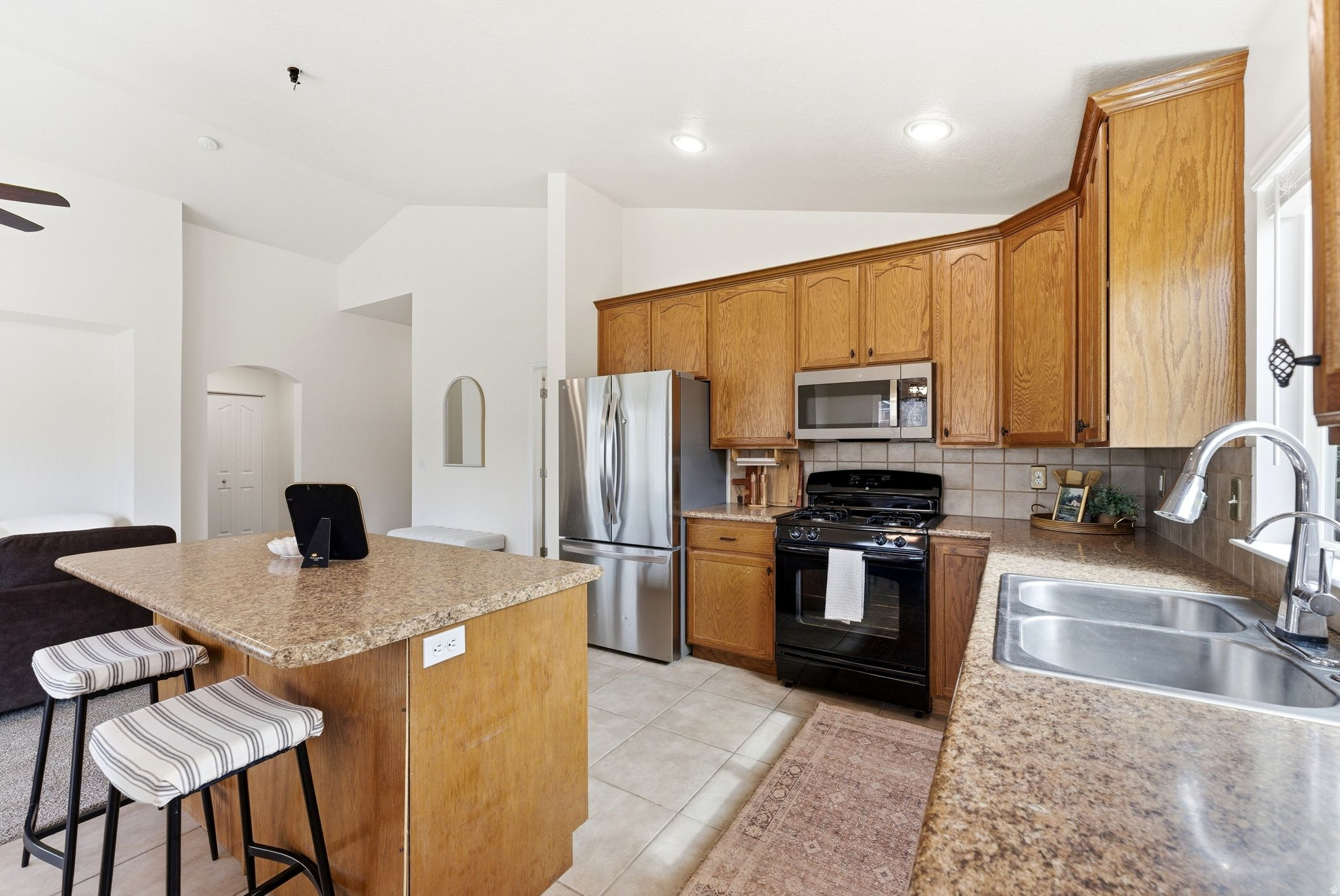 LONE TREE AT CIRCLE FIVE RANCH - Residential