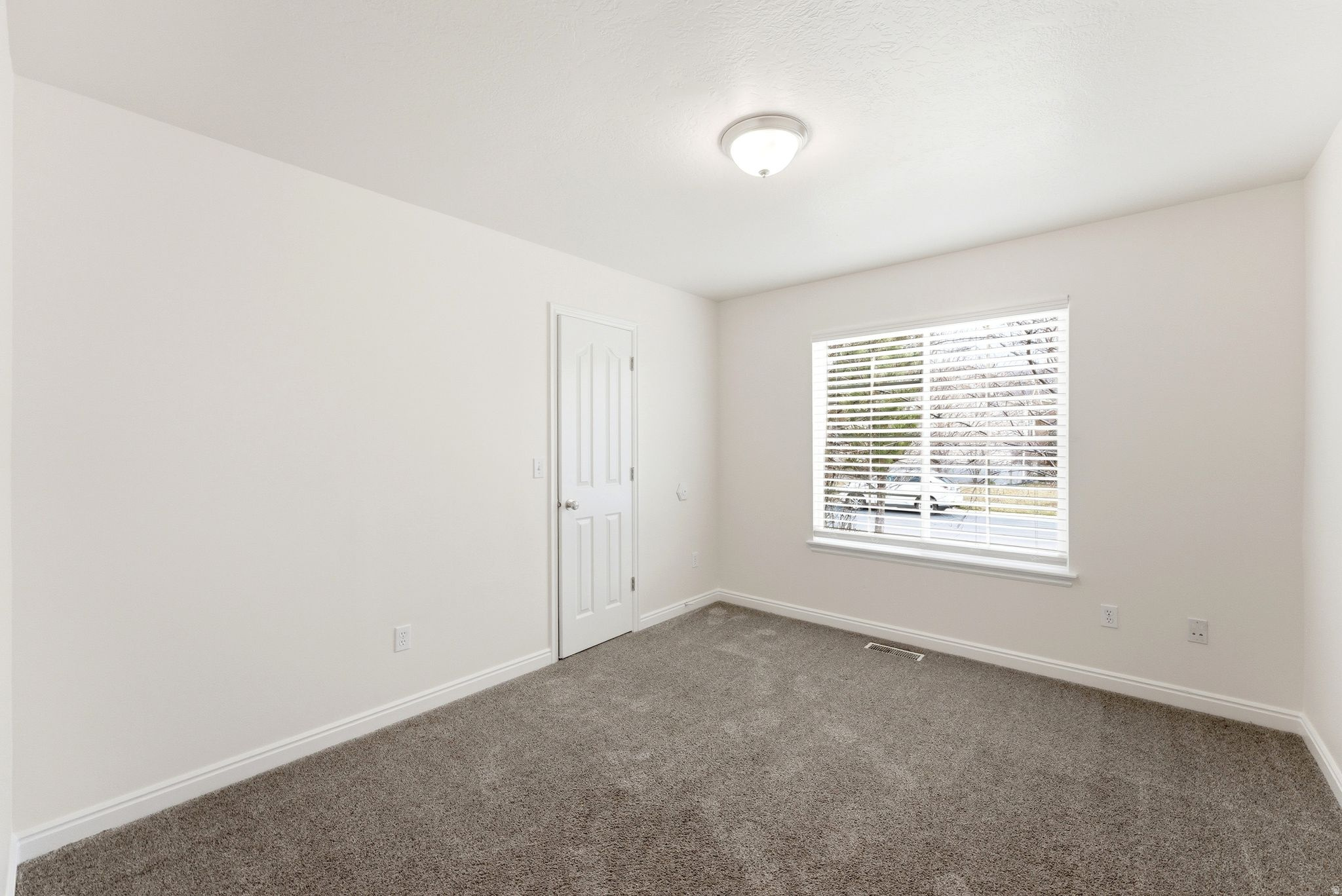 LONE TREE AT CIRCLE FIVE RANCH - Residential