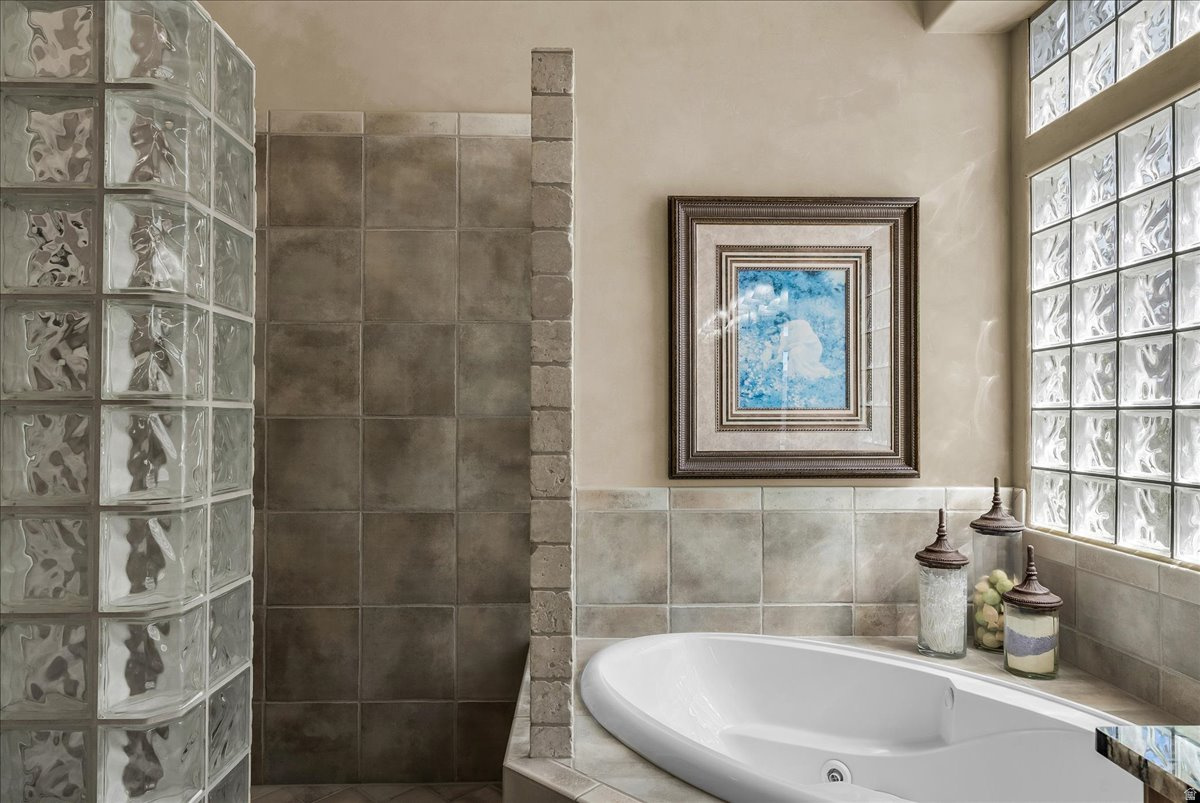 SANTA MARIA AT SUNBROOK 2 - Residential