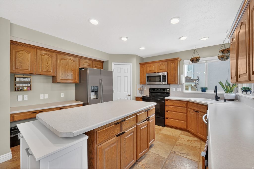 Photo of 684 E 2900 N, North Ogden, UT 84414 (MLS # 2147483)