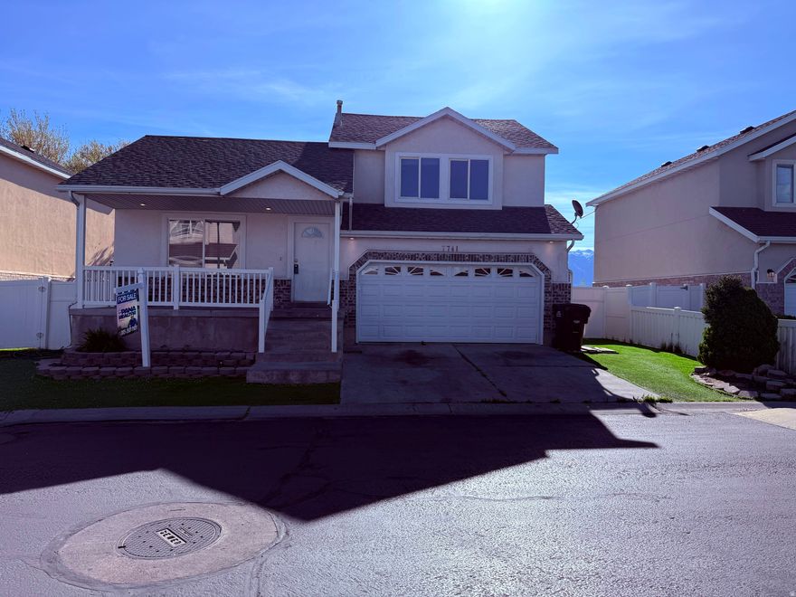 Welcome home to this amazing property, perfectly situated in a friendly gated community with easy access to shopping, parks, schools, and the freeway. This home features a finished basement and offers a great blend of comfort, convenience, and a desirable location. Square footage figures are provided as a courtesy estimate only and were obtained from an appraisal. Buyer is advised to obtain independent measurements and verify all information.