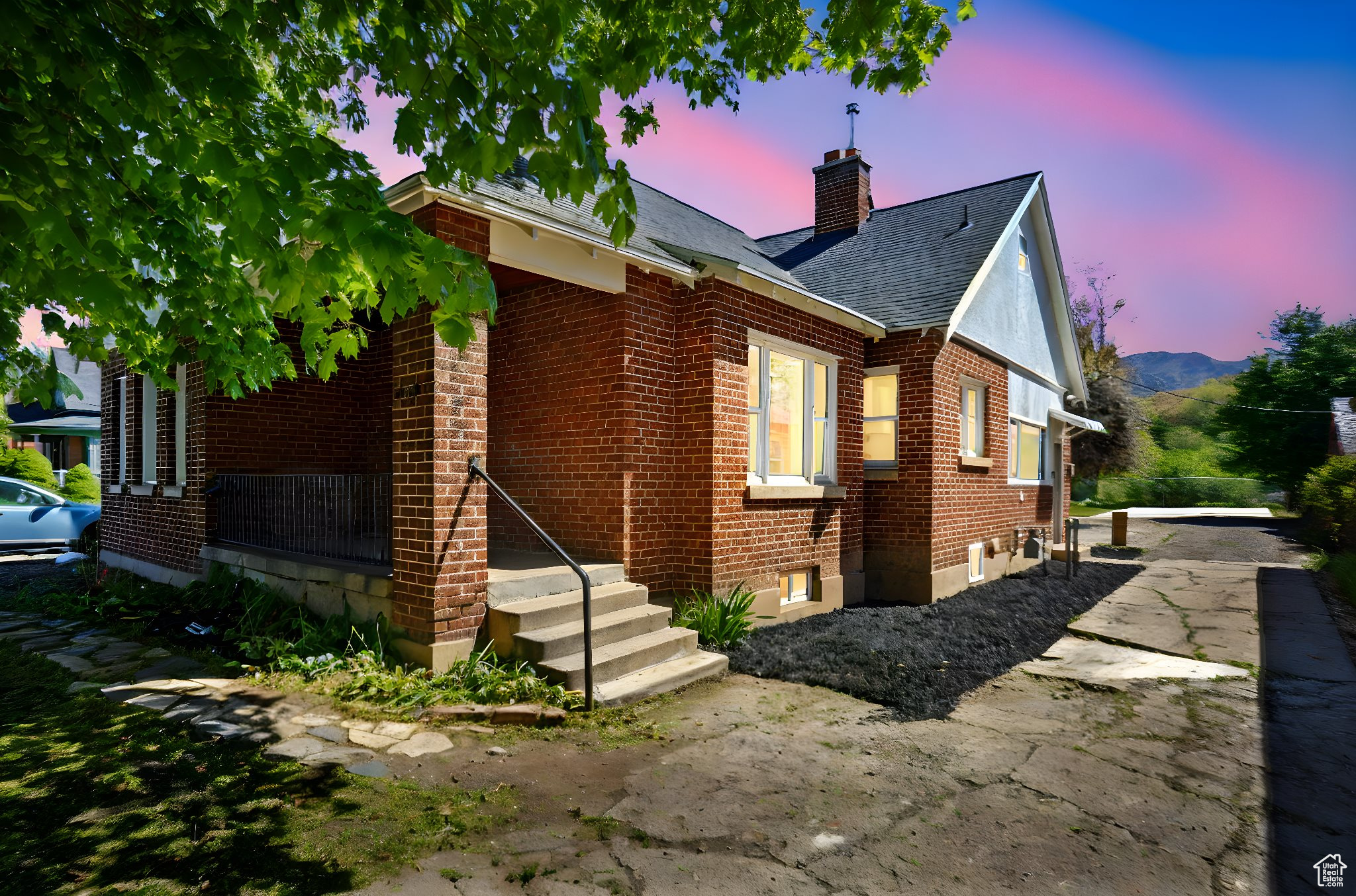 Main image without alt text