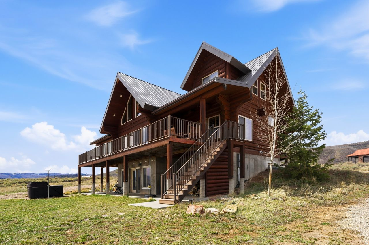 ASPEN COVE - Residential