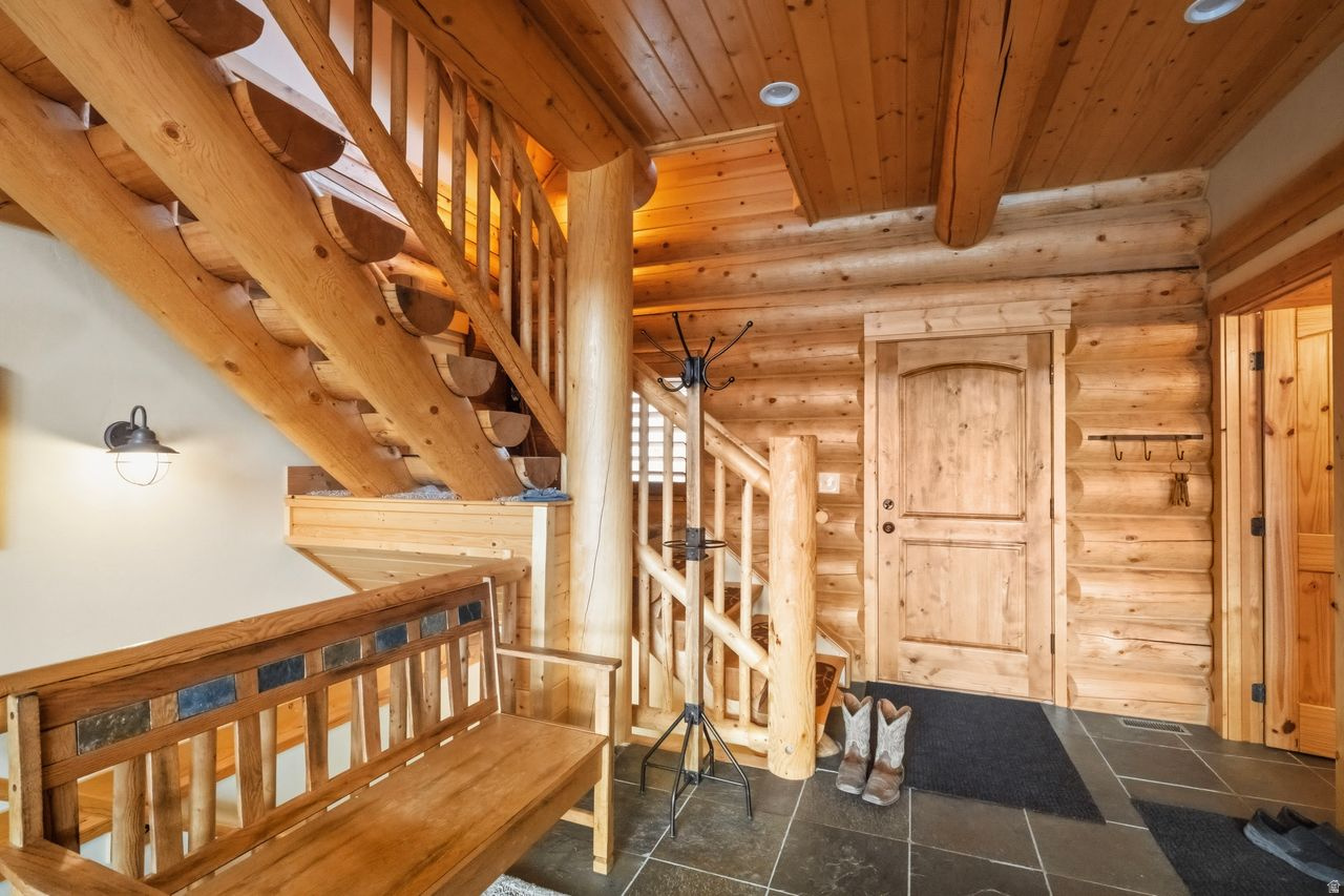 ASPEN COVE - Residential