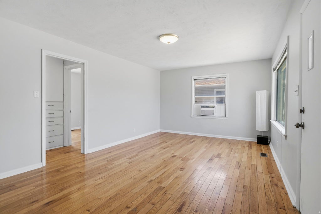 Photo of 831 W MONTAGUE AVE S, Salt Lake City, UT 84104 (MLS # 2173397)