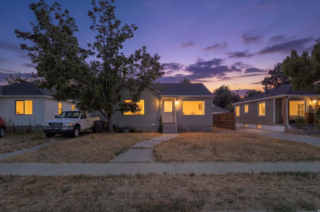 Photo of 831 W MONTAGUE AVE S, Salt Lake City, UT 84104 (MLS # 2173397)