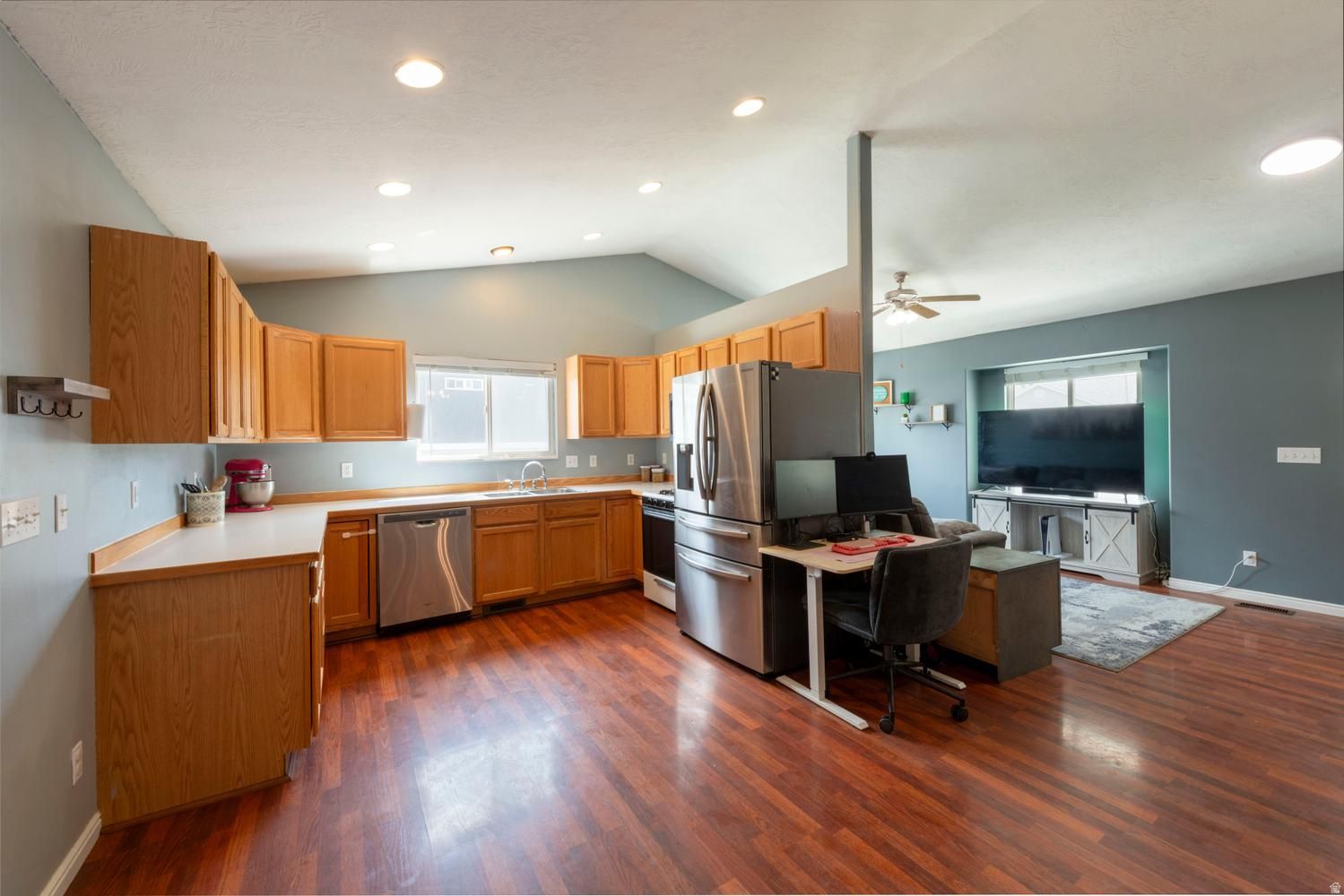 MOUNTAIN VIEW - Residential