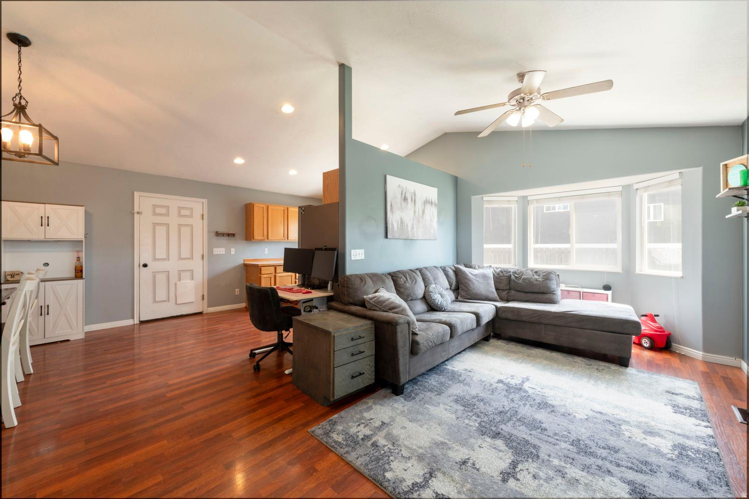 MOUNTAIN VIEW - Residential