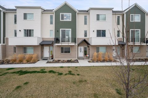 Tiny photo for 464 E ALICE WAY, Layton, UT 84041 (MLS # 2144293)