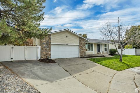 Tiny photo for 1492 E SANDY HILLS DR, Sandy, UT 84093 (MLS # 2119324)