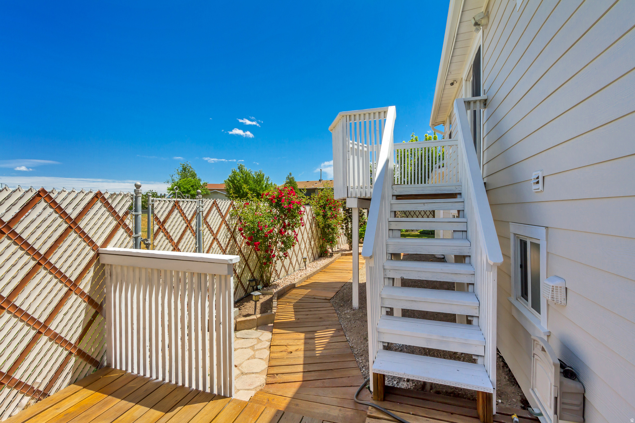 WOOD COVE PARK - Residential