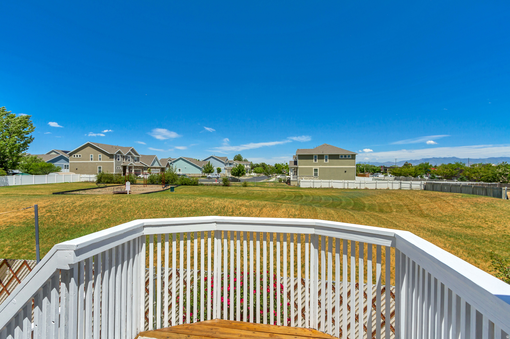 WOOD COVE PARK - Residential