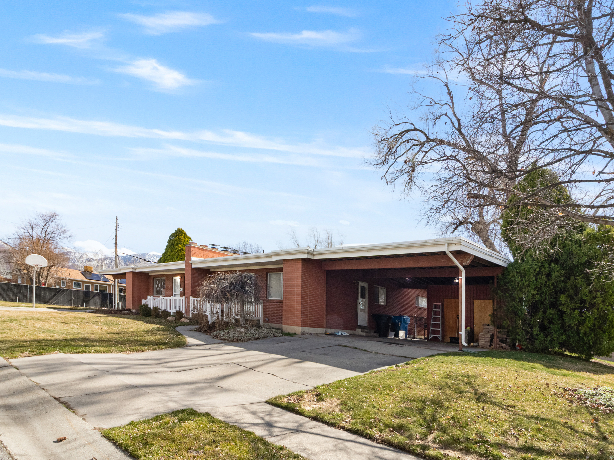 CLIFF VIEW - Residential Income