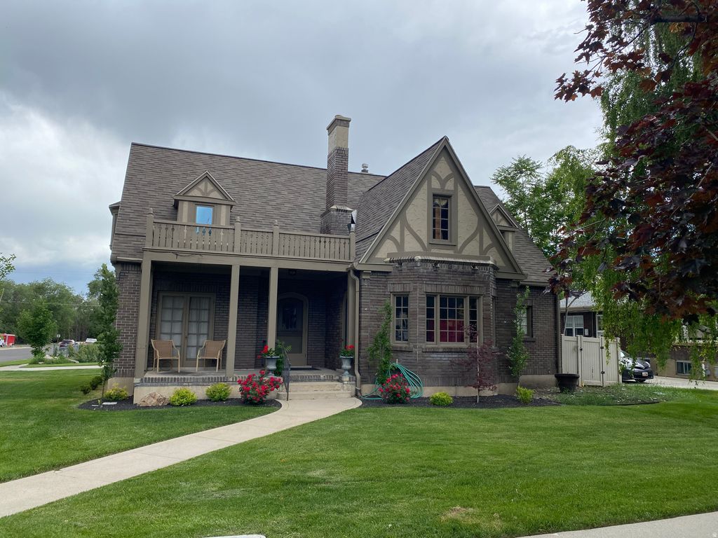Photo of 109 N MAIN ST, Springville, UT 84663 (MLS # 2153919)
