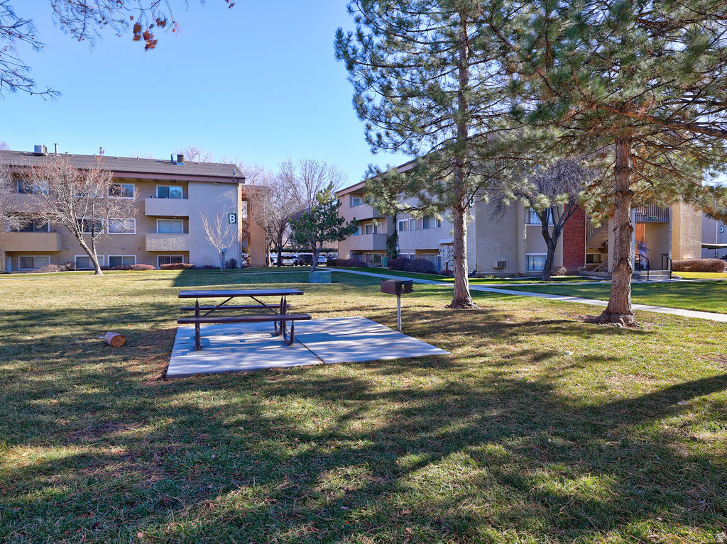 COUNTRY WOOD ESTATES - Residential