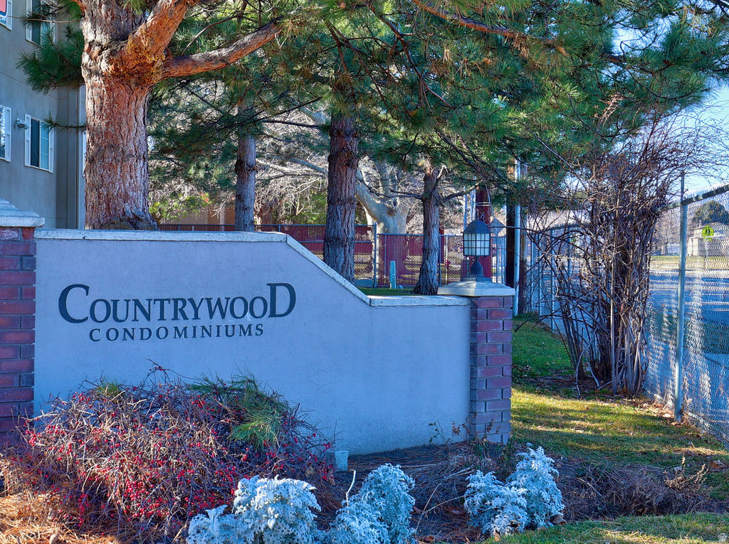 COUNTRY WOOD ESTATES - Residential