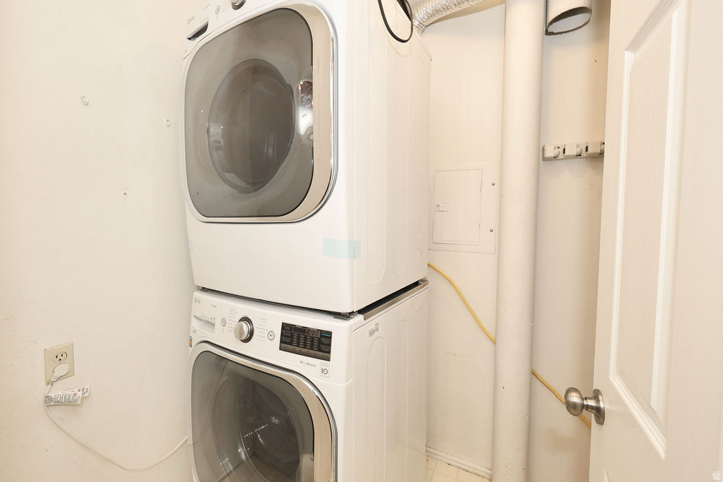 COUNTRY WOOD ESTATES - Residential