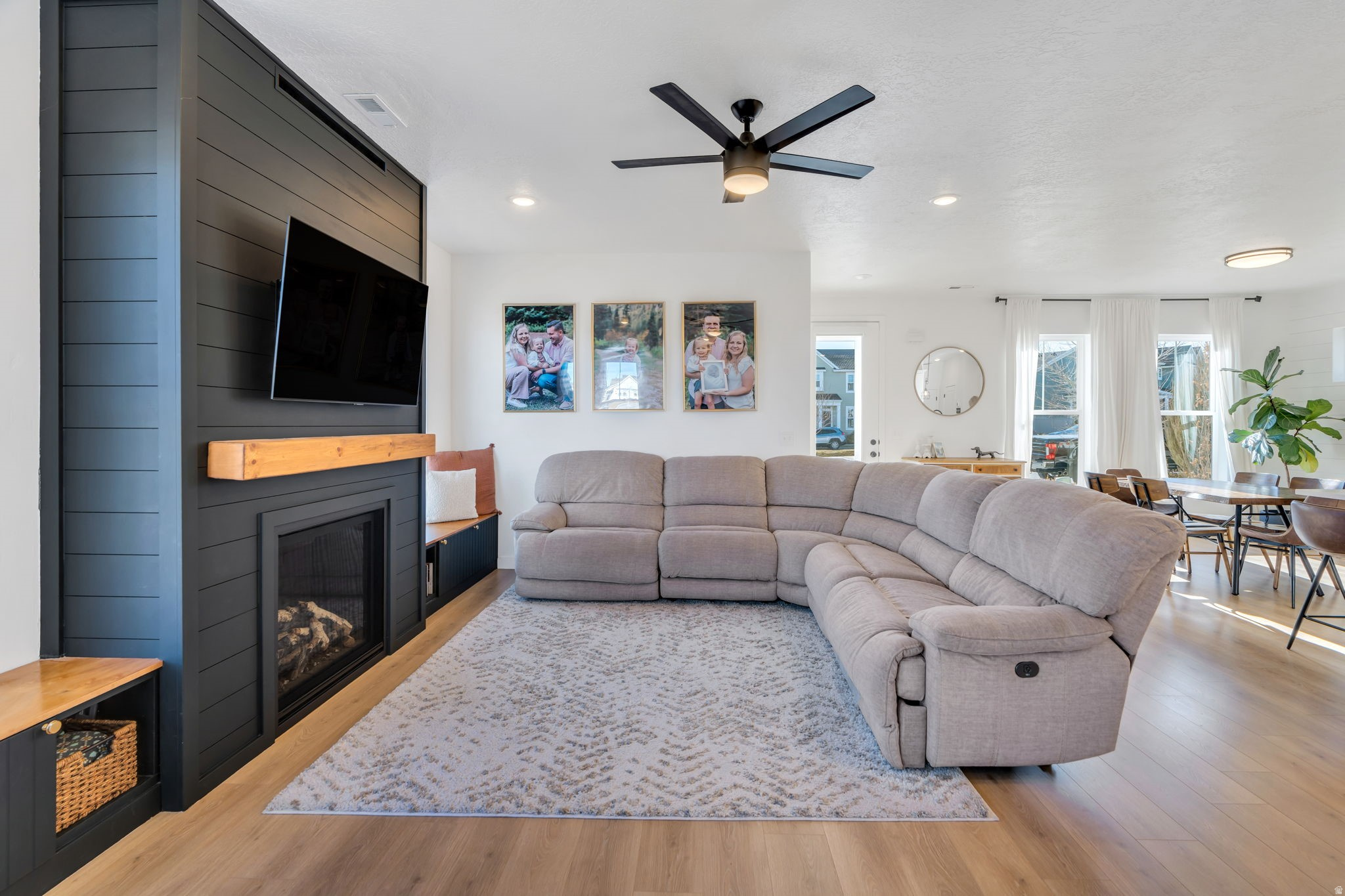 DAYBREAK - Residential