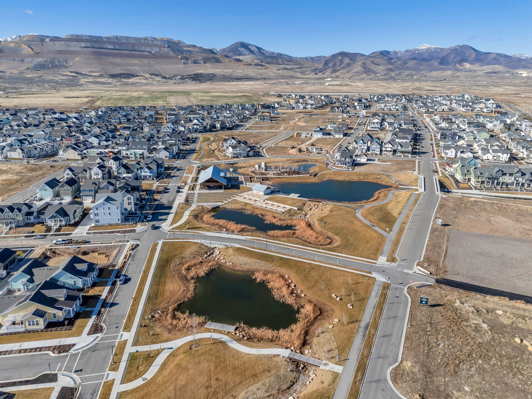 DAYBREAK - Residential