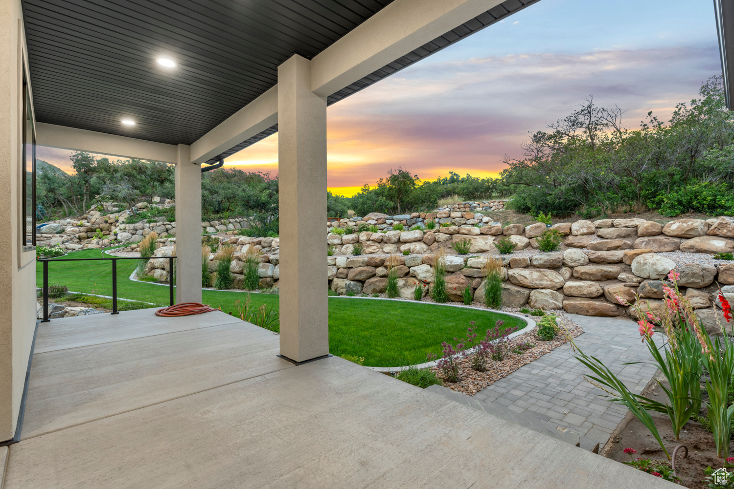 HIDDEN HOLLOW - Residential
