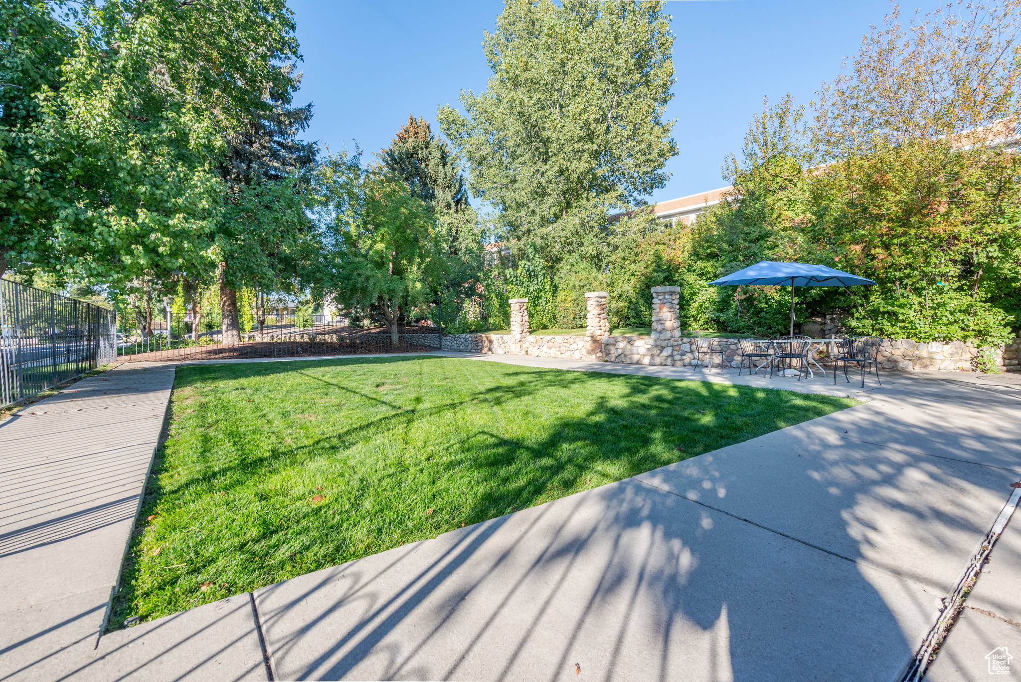 COLONIAL PINES CONDO - Residential