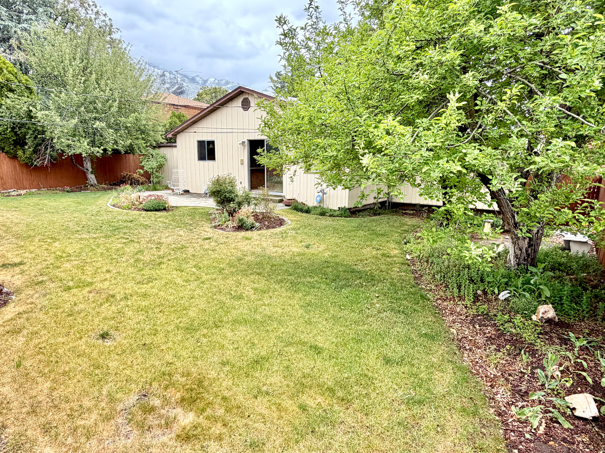 CHERRY HILLS - Residential