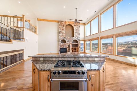 Tiny photo for 393 N CRESTLINE CIR, Saint George, UT 84790 (MLS # 2120936)