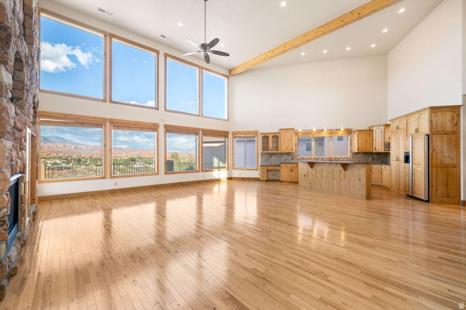 EAST RIDGE 4 - Residential