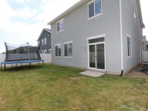 Tiny photo for 1874 W PARKVIEW DR, Syracuse, UT 84075 (MLS # 2134490)