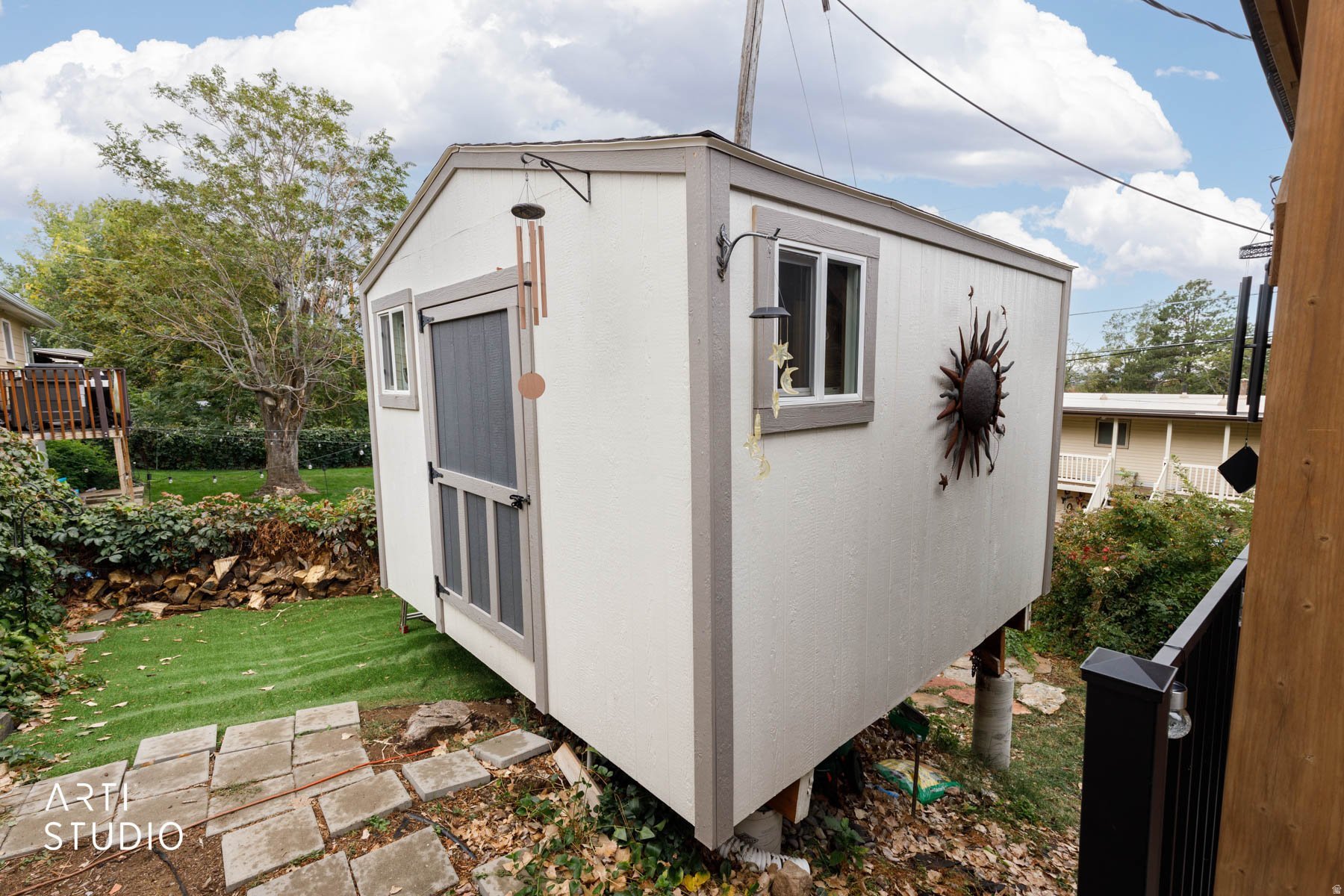 ROLLING HILLS - Residential