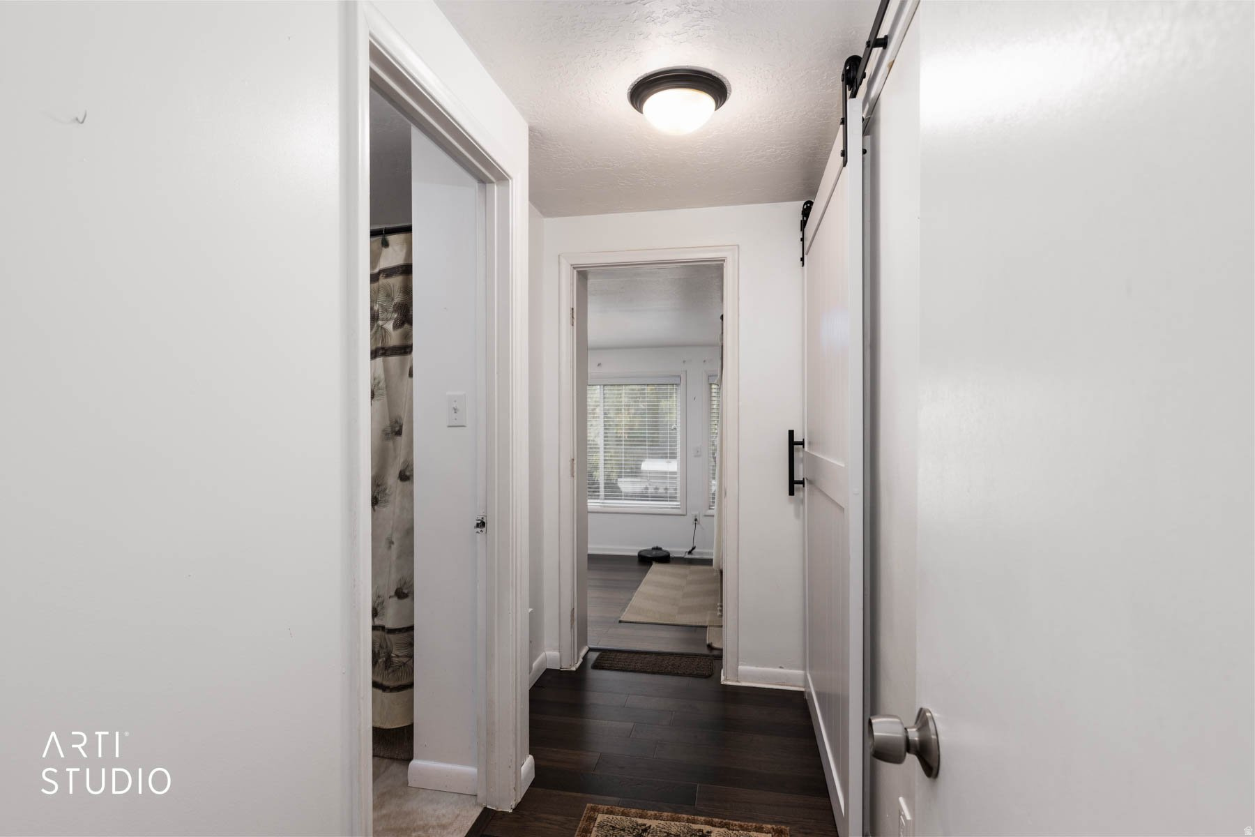 ROLLING HILLS - Residential