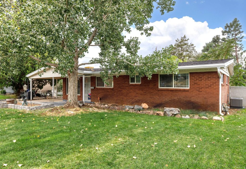 Photo of 915 HISLOP DR, Ogden, UT 84404 (MLS # 2142997)