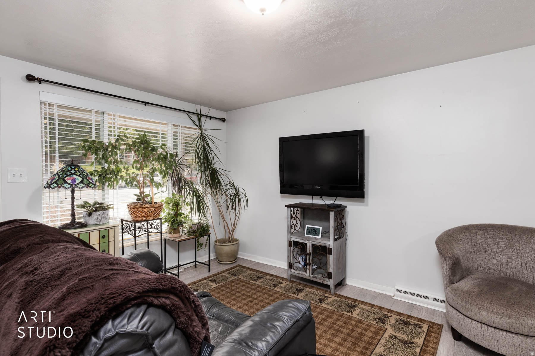 ROLLING HILLS - Residential