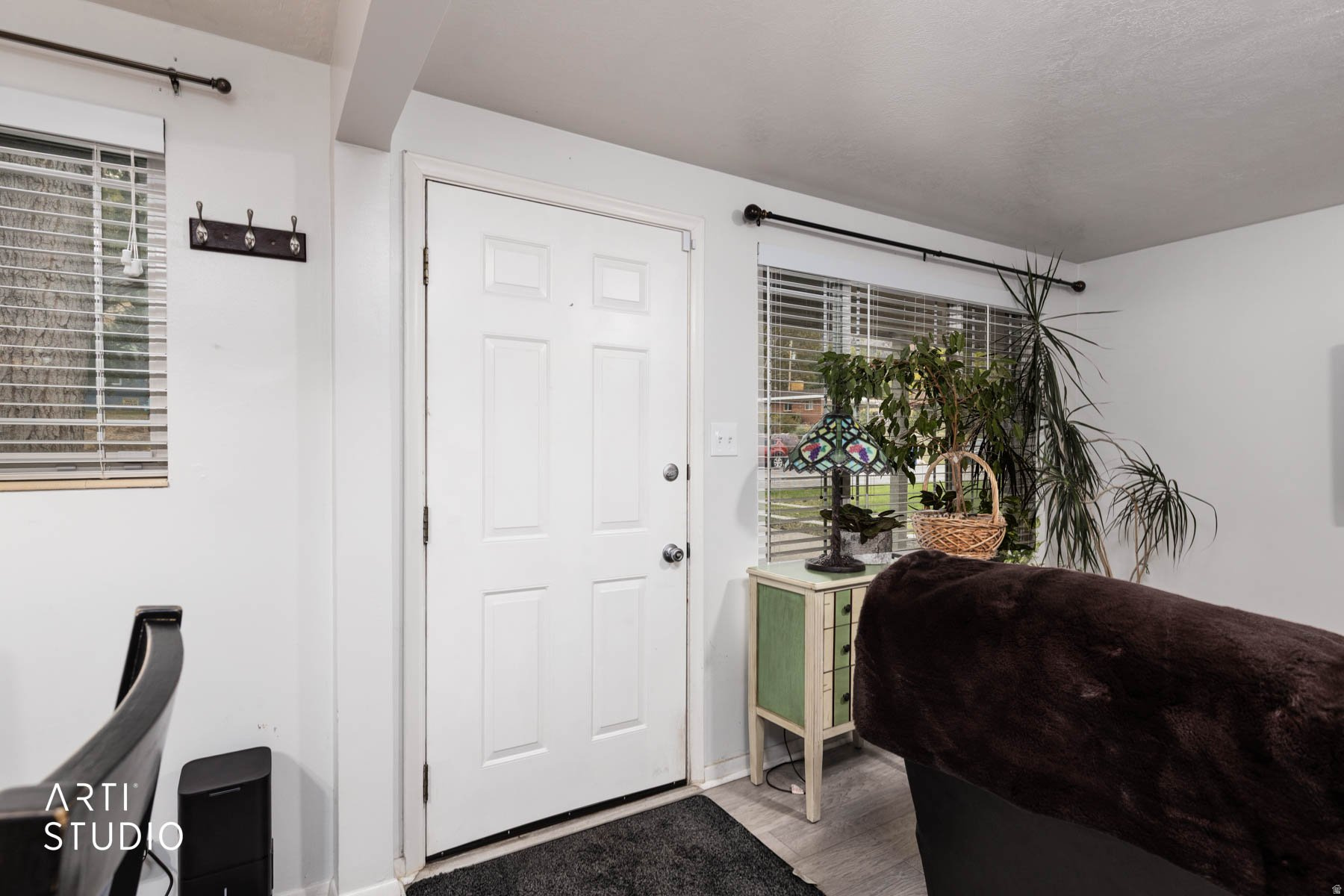 ROLLING HILLS - Residential